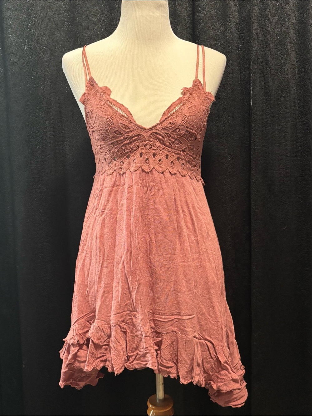 Lace-Detail Mini Slip Dress in Dusty Rose